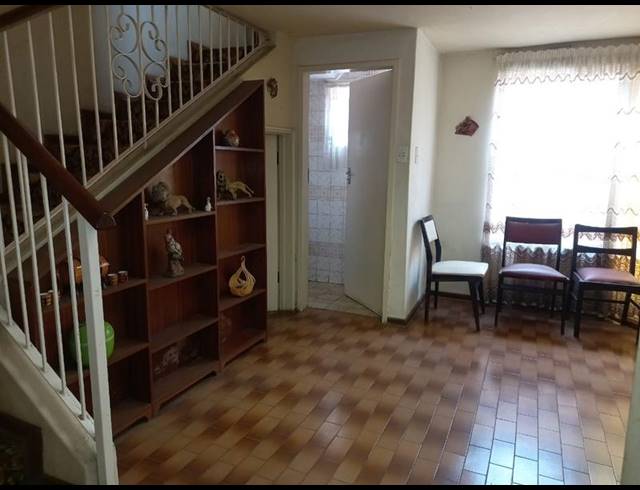 4 BEDROOM HOUSE FOR SALE IN BEZUIDENHOUT VALLEY